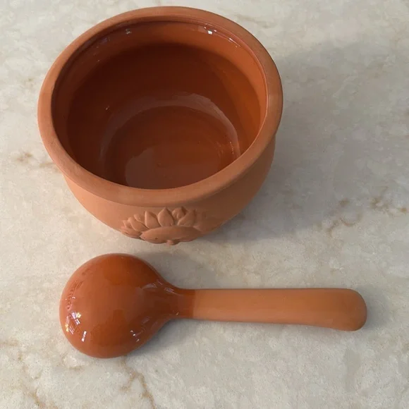 Terracotta Clay Pot with Spoon - Picture 5 of 5